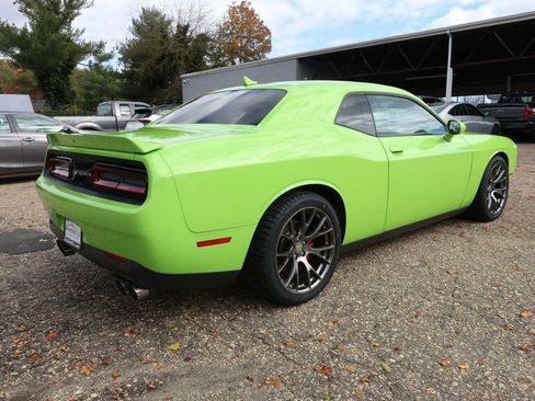 Used 2015 Dodge Challenger SRT w/ Technology Group image 5