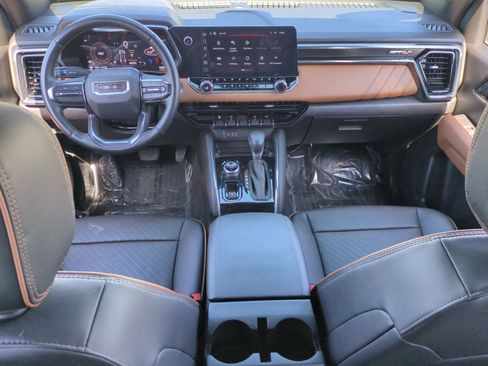 Used 2024 GMC Canyon AT4 w/ AT4 Premium Package image 9