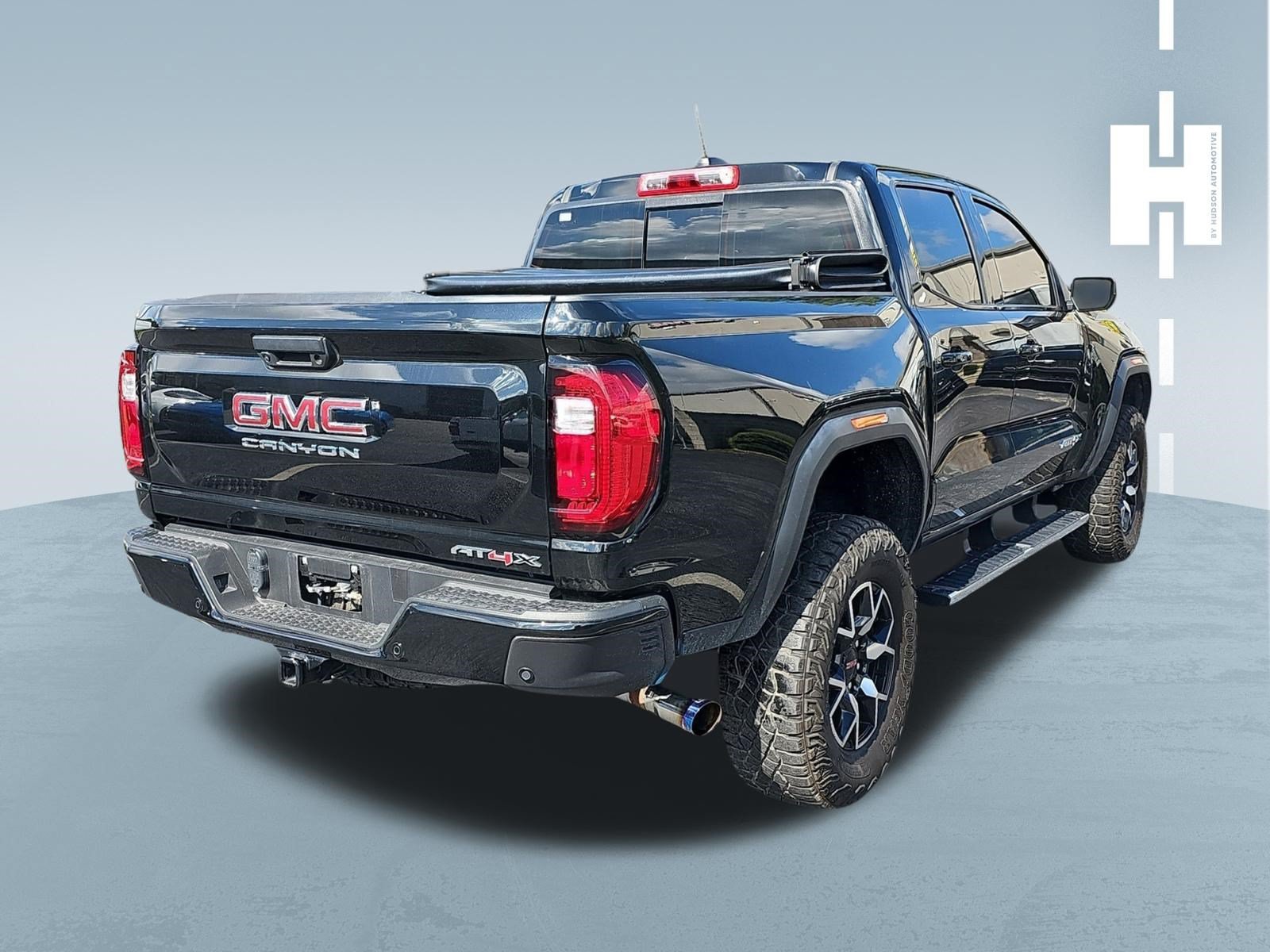 Used 2024 GMC Canyon AT4X AWD/4WD image 3