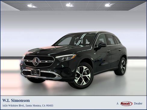 Used 2025 Mercedes-Benz GLC 350e 4MATIC image 1