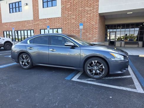 Used 2013 Nissan Maxima 3.5 SV w/ Sport Pkg FWD image 2