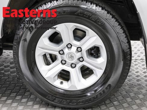Used 2024 Toyota 4Runner SR5 AWD/4WD image 29