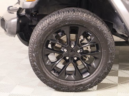 Used 2021 Jeep Wrangler Unlimited Sahara AWD/4WD image 18