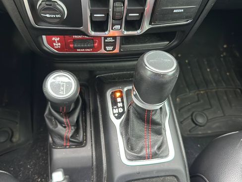 Used 2020 Jeep Gladiator Rubicon AWD/4WD image 22