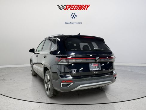 New 2026 Volkswagen Taos SE AWD/4WD image 5
