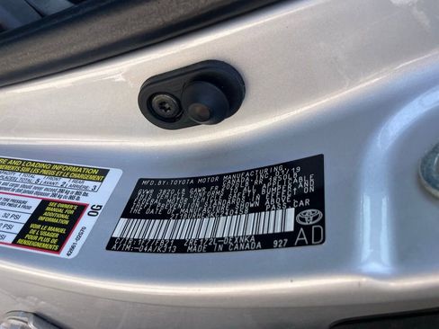 Used 2019 Toyota Corolla LE image 12