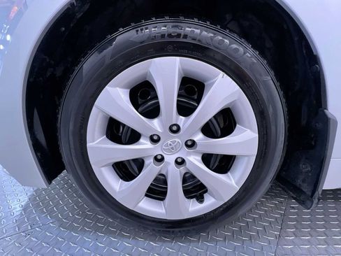 Used 2025 Toyota Corolla LE FWD image 10