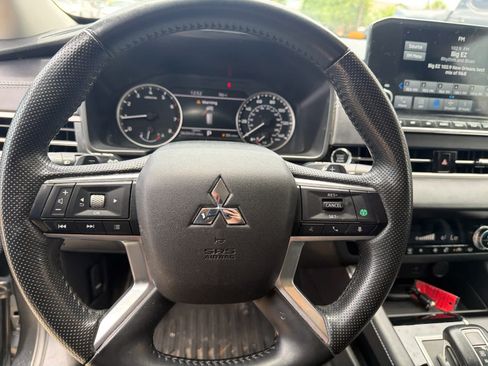 Used 2024 Mitsubishi Outlander SE AWD/4WD image 46