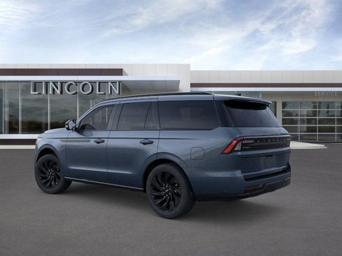 New 2025 Lincoln Navigator Reserve w/ Jet Appearance Package image 4