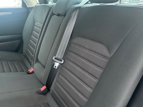 Used 2019 Ford Fusion SE image 22