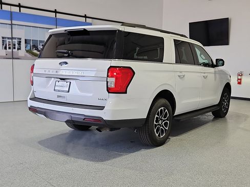 Used 2024 Ford Expedition Max XLT AWD/4WD image 3