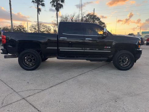 Used 2017 Chevrolet Silverado 2500 LTZ image 17