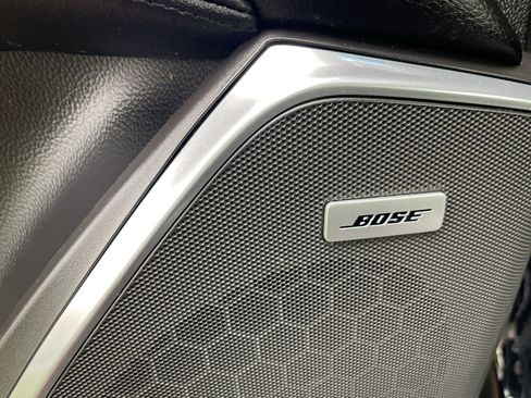 Used 2019 Cadillac Escalade ESV Premium Luxury image 19