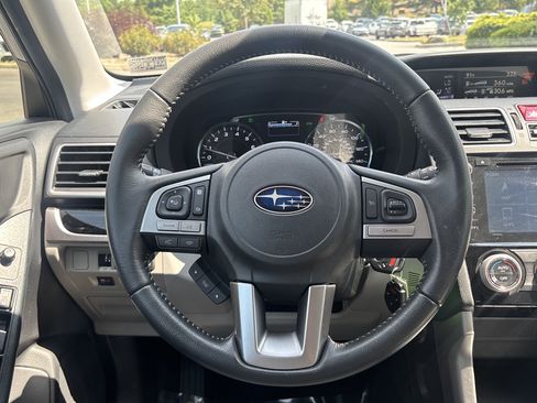 Used 2018 Subaru Forester 2.5i Limited AWD/4WD image 3