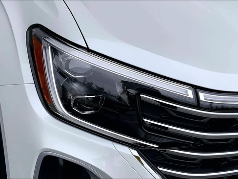New 2026 Volkswagen Atlas SE FWD image 13