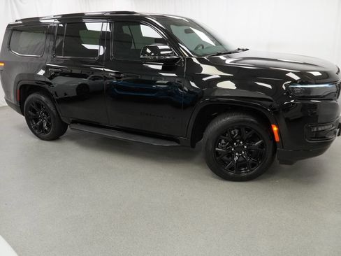 Used 2024 Jeep Wagoneer Series II AWD/4WD image 6