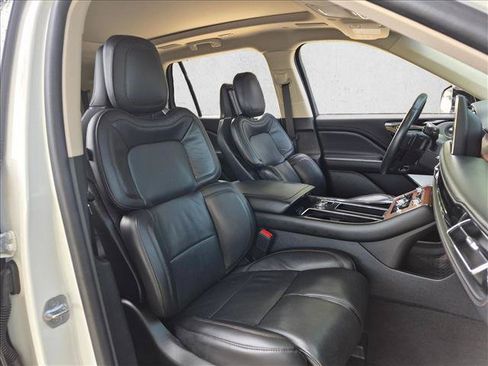 Used 2023 Lincoln Aviator Reserve w/ Equipment Group 201A RWD image 19
