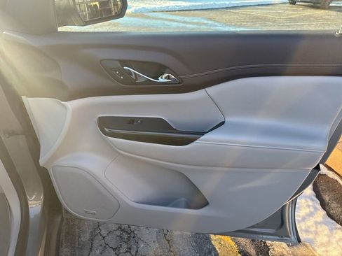 Used 2019 GMC Acadia SLT image 37