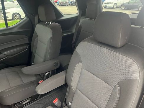 Used 2023 Chevrolet Traverse LT image 28