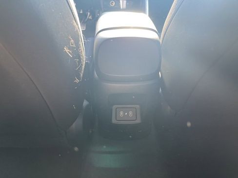 Used 2025 Hyundai Elantra SEL image 14