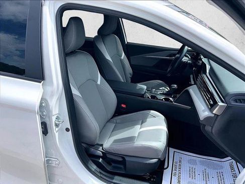 Used 2025 Toyota Camry SE w/ Convenience Package FWD image 9
