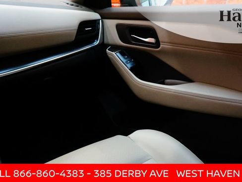 Certified 2024 Nissan Rogue SV w/ SV Premium Package AWD/4WD image 36