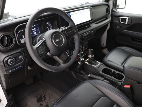 Used 2024 Jeep Wrangler Unlimited Rubicon 4xe image 29