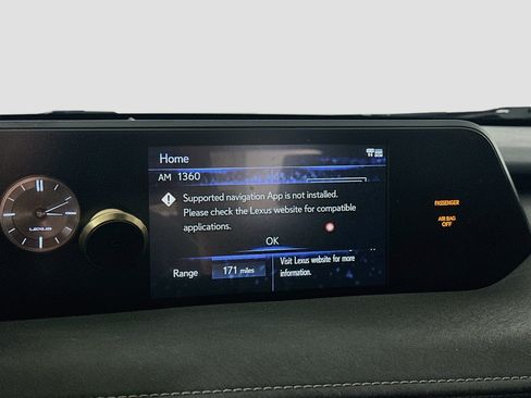 Used 2019 Lexus UX 200 w/ Premium Package FWD image 22