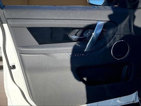 Used 2024 Land Rover Discovery Sport S image 23
