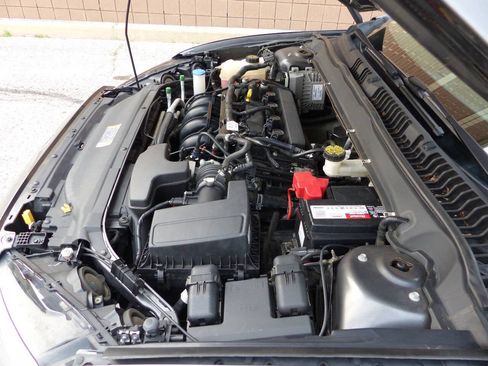 Used 2017 Ford Fusion SE w/ Equipment Group 201A FWD image 19
