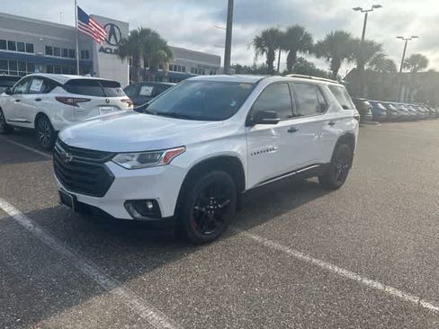 Used 2019 Chevrolet Traverse Premier w/ Redline Edition FWD image 2