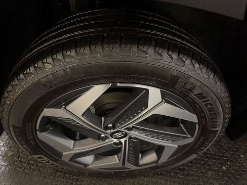 Used 2023 Hyundai Tucson Limited image 16