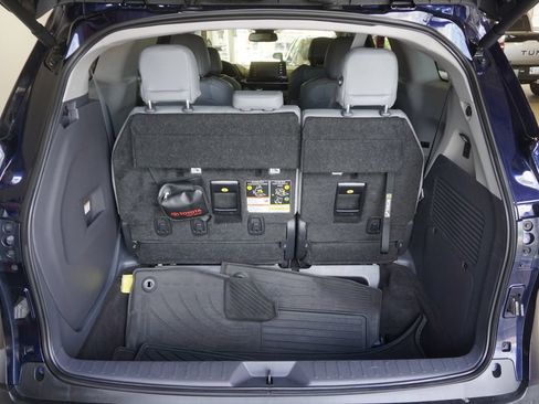 Used 2024 Toyota Sienna XLE w/ XLE Plus Package AWD/4WD image 19