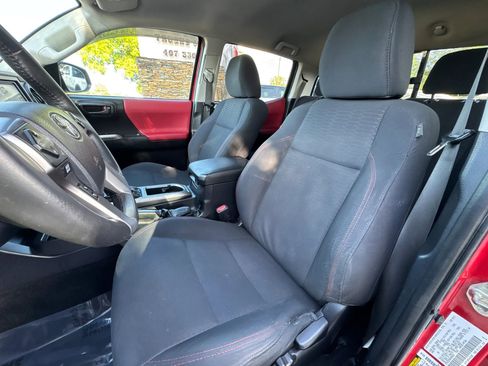 Used 2017 Toyota Tacoma SR5 w/ Tow Package image 12