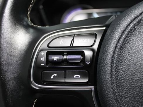 Used 2022 Kia Niro EX FWD image 23