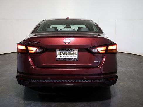 Used 2025 Nissan Altima 2.5 SV AWD/4WD image 10