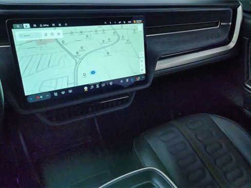 Used 2025 Rivian R1S Adventure image 48