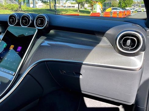 Used 2026 Mercedes-Benz GLC 300 4MATIC image 16