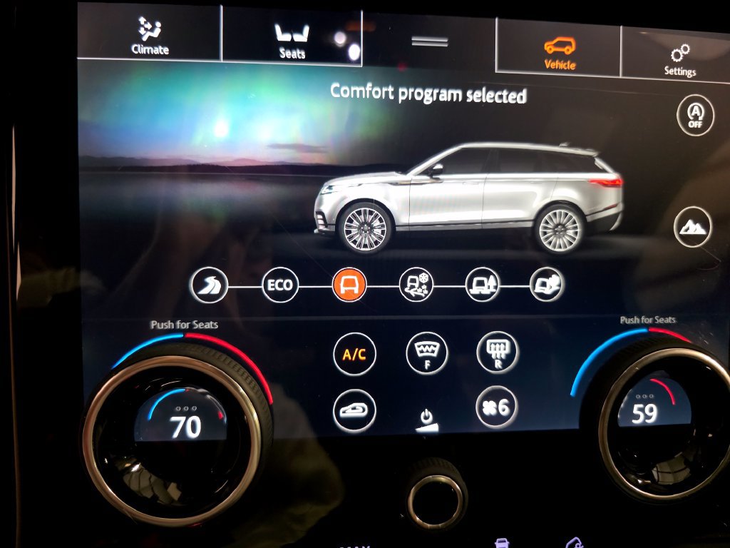 Used 2019 Land Rover Range Rover Velar R-Dynamic SE AWD/4WD image 33
