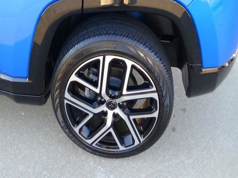 Certified 2025 Jeep Compass Limited w/ Elite Group image 11