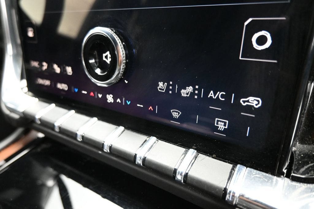 Used 2025 GMC Yukon Denali AWD/4WD image 21