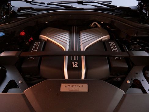 Used 2021 Rolls-Royce Cullinan image 32