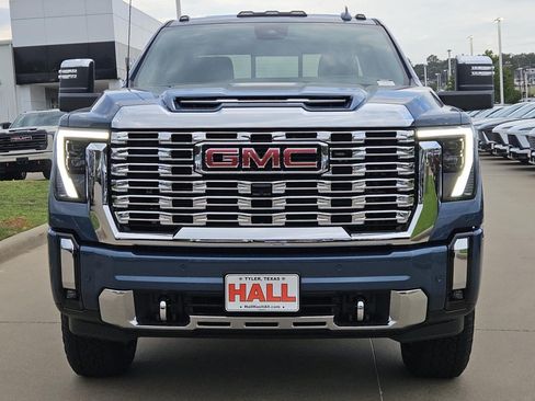 New 2026 GMC Sierra 2500 Denali w/ Denali Reserve Package AWD/4WD image 2