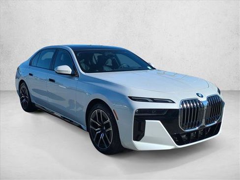 Certified 2025 BMW 740i RWD image 3