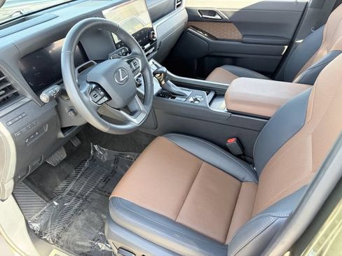 Used 2025 Lexus GX 550 w/ Cold Area Package AWD/4WD image 5
