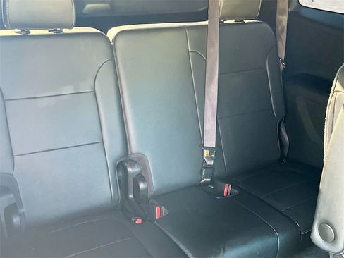 Used 2023 Chevrolet Traverse LT image 27