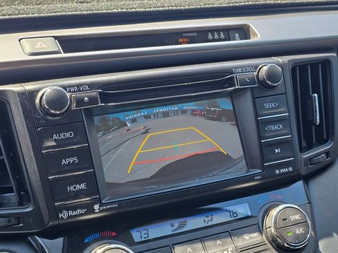 Used 2018 Toyota RAV4 XLE AWD/4WD image 25