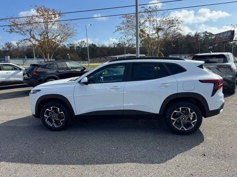 New 2026 Chevrolet Trax LT w/ Driver Confidence Package image 4