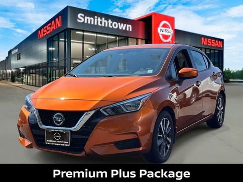 Certified 2022 Nissan Versa SV w/ Trunk Package image 2