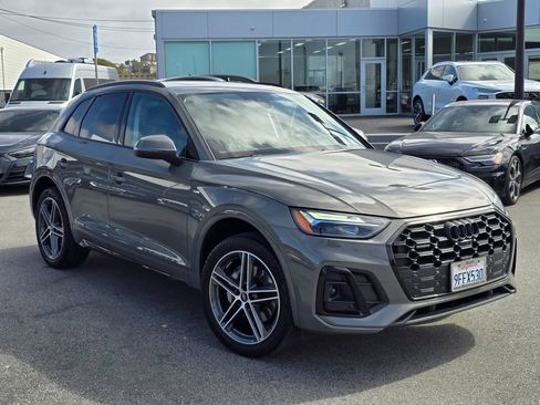 Used 2023 Audi Q5 e Premium Plus w/ Premium Plus Package image 1